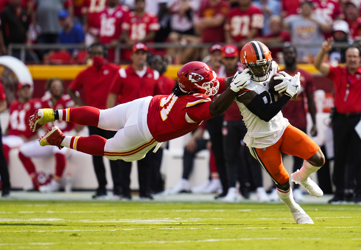 Kansas City Chiefs nose tackle Derrick Nnadi (91) is called for a facemask penalty on Cleveland Browns wide receiver Jarvis Landry (80) during the first half at GEHA Field at Arrowhead Stadium.